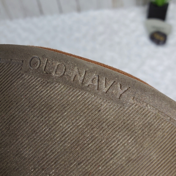 Old Navy Suede Heeled Booties Size 9 - Picture 3 of 10